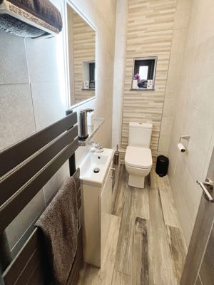 WC- click for photo gallery